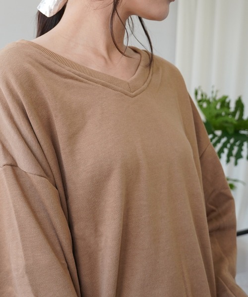IAMUSE(アイアミューズ)の「Vネックスウェットトップス S0426【IAMUSE】(スウェット・レディース・ネイビー/グレー/ブラック/ベージュ・FREE)」の20枚目の写真