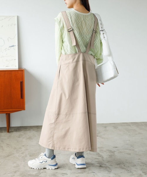 GeeRA(ジーラ)の「Vネックデザインジャンパースカート(ジャンパースカート・レディース・ライトベージュ/ブラック・LARGE/SMALL/MEDIUM)」の13枚目の写真