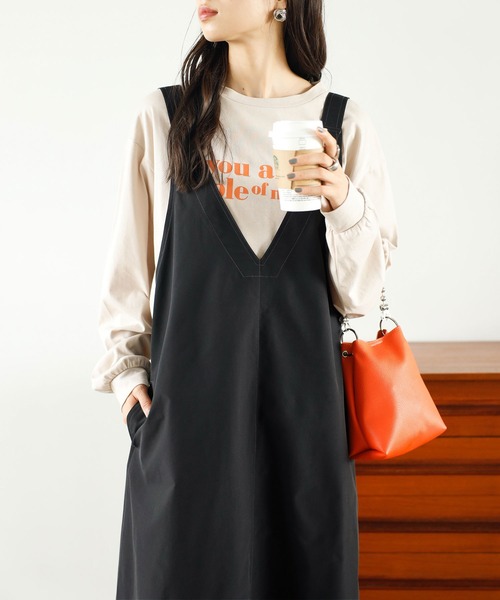 GeeRA(ジーラ)の「Vネックデザインジャンパースカート(ジャンパースカート・レディース・ライトベージュ/ブラック・LARGE/SMALL/MEDIUM)」の8枚目の写真