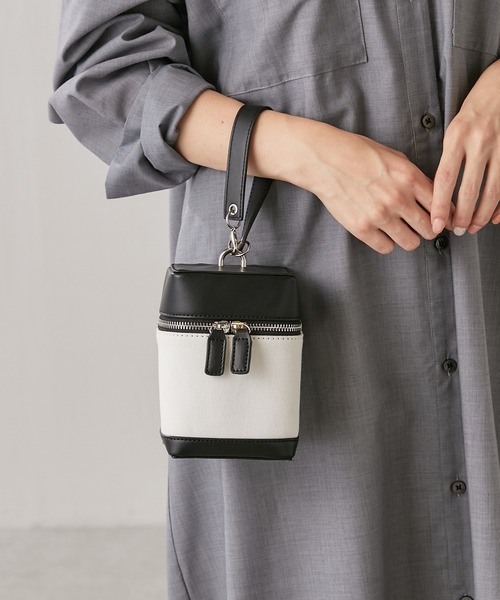 PAPILLONNER(パピヨネ)の「メタルボールバニティ/PAPILLONNER/パピヨネ(ハンドバッグ・レディース・ブラック/キャメル・FREE)」の11枚目の写真