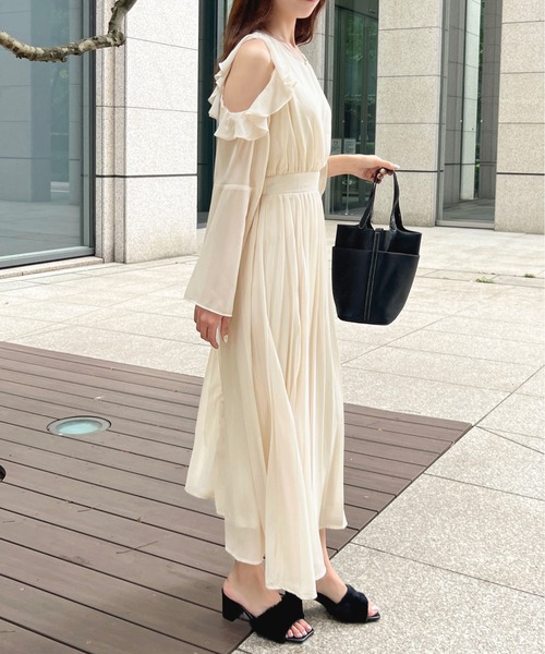 apres jour(アプレジュール)の「オープンショルダーワンピース【ZOZOTOWN限定アイテム】(ワンピース・レディース・ブラック/オフホワイト/アイボリー/ライトピンク・SMALL/MEDIUM/X-LARGE)」の21枚目の写真