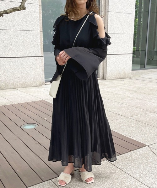 ☘️25新作 ♡ Aje アジュ 青オフショルダーワンピース 新品♡　023 XSサイズあり【ANGEL R/エンジェルアール】オフショルダー/ ワン