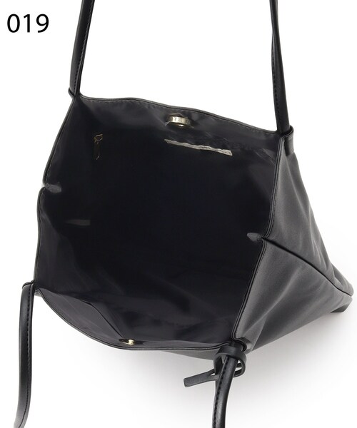 SHOO・LA・RUE(シューラルー)の「◆つまみハンドルトート(トートバッグ・レディース・ベージュ系/ブラック/グレー/ベージュ系6/ブラック系3/ブラウン系6・00)」の11枚目の写真