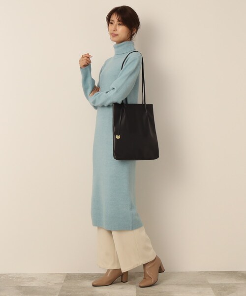 SHOO・LA・RUE(シューラルー)の「◆つまみハンドルトート(トートバッグ・レディース・ベージュ系/ブラック/グレー/ベージュ系6/ブラック系3/ブラウン系6・00)」の21枚目の写真