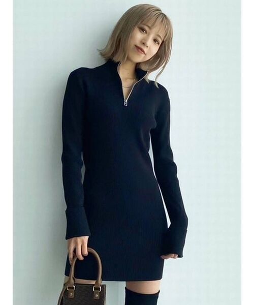 EMODA（エモダ）の「ハーフジップニットワンピース（ワンピース・レディース・グレー/ベージュ/ブラック/グリーン・FREE）」の2枚目の写真