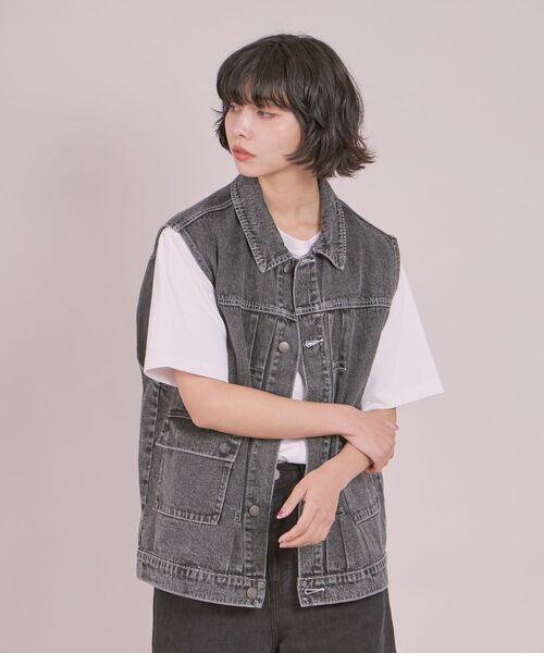 FFEIN(フェイン)の「【FFEIN(フェイン)】DENIM VEST / ケミカルウォッシュ オーバーサイズ デニム ベスト(ベスト・メンズ・オフホワイト/ブラック/ネイビー・MEDIUM/LARGE)」の11枚目の写真