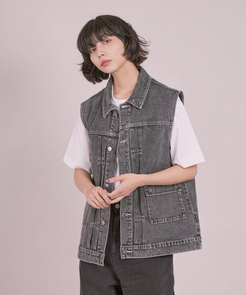 FFEIN(フェイン)の「【FFEIN(フェイン)】DENIM VEST / ケミカルウォッシュ オーバーサイズ デニム ベスト(ベスト・メンズ・オフホワイト/ブラック/ネイビー・MEDIUM/LARGE)」の12枚目の写真