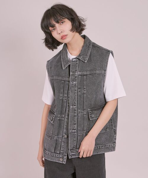 FFEIN(フェイン)の「【FFEIN(フェイン)】DENIM VEST / ケミカルウォッシュ オーバーサイズ デニム ベスト(ベスト・メンズ・オフホワイト/ブラック/ネイビー・MEDIUM/LARGE)」の20枚目の写真