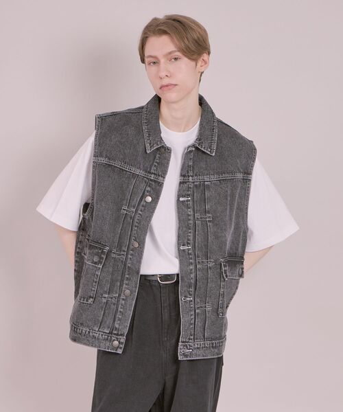 FFEIN(フェイン)の「【FFEIN(フェイン)】DENIM VEST / ケミカルウォッシュ オーバーサイズ デニム ベスト(ベスト・メンズ・オフホワイト/ブラック/ネイビー・MEDIUM/LARGE)」の21枚目の写真