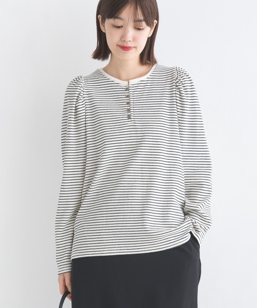 OMNES（オムネス）の「リブパワーショルダー長袖プルオーバー（その他トップス・レディース・オレンジ/ホワイト系その他/アイボリー/ブラック/オリーブ・FREE）」の3枚目の写真