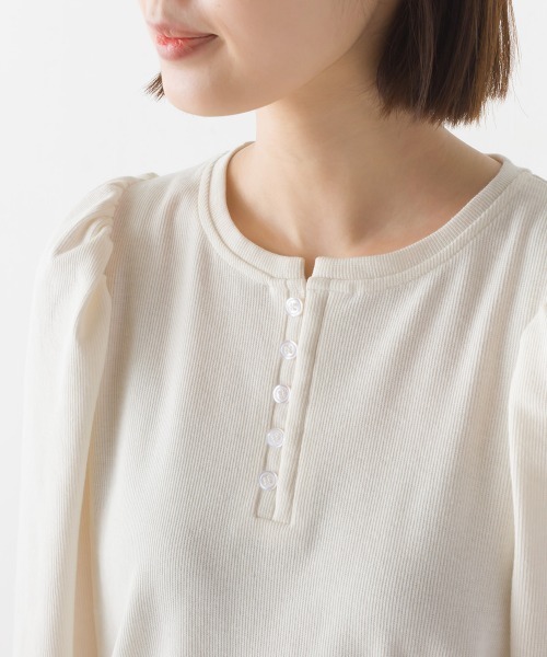 OMNES（オムネス）の「リブパワーショルダー長袖プルオーバー（その他トップス・レディース・オレンジ/ホワイト系その他/アイボリー/ブラック/オリーブ・FREE）」の6枚目の写真