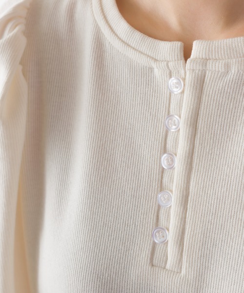 OMNES（オムネス）の「リブパワーショルダー長袖プルオーバー（その他トップス・レディース・オレンジ/ホワイト系その他/アイボリー/ブラック/オリーブ・FREE）」の11枚目の写真