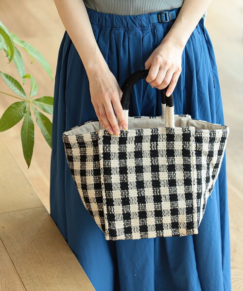 Ray BEAMS（レイビームス）の「Lilas Campbell × Ray BEAMS / 別注 チェック トートバッグ（トートバッグ・レディース・マルチ/ブラック・ONE SIZE）」の4枚目の写真