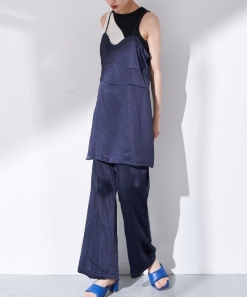 Solace（ソレイス）の「サテンキャミサロペット（サロペット/オーバーオール・レディース・ネイビー/ブラック・L/M）」の2枚目の写真