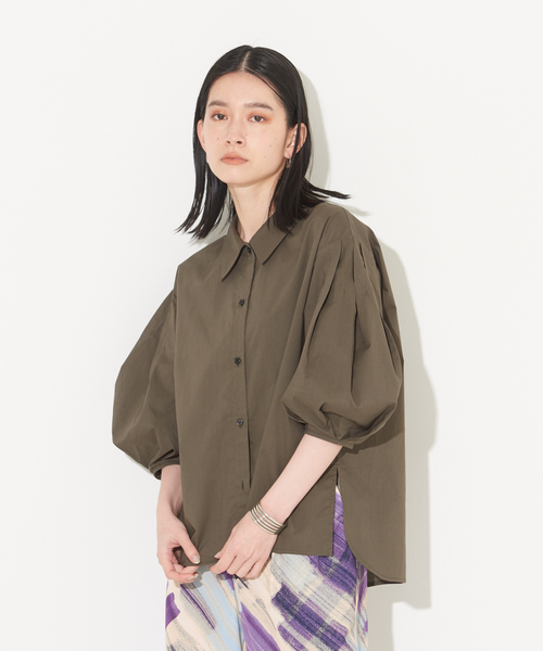 NOMINE(ノミネ)の「タックボリューム5分袖シャツ(シャツ/ブラウス・レディース・ブラック/カーキ/サックスブルー/ホワイト・フリー)」の13枚目の写真
