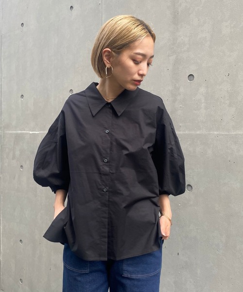 NOMINE(ノミネ)の「タックボリューム5分袖シャツ(シャツ/ブラウス・レディース・ブラック/カーキ/サックスブルー/ホワイト・フリー)」の1枚目の写真