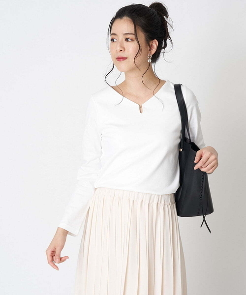 OFUON le MK(オフオンルエムケー)の「フロントホックデザインカットソー/洗える(Tシャツ/カットソー・レディース・ホワイト/ブラック・40/38)」の22枚目の写真