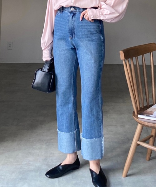 She's Closet（シーズクローゼット）の「ハイウエストロールアップストレートデニムパンツ（デニムパンツ・レディース・ブルー/ライトブルー/ブラック/オフホワイト・S/M）」の4枚目の写真