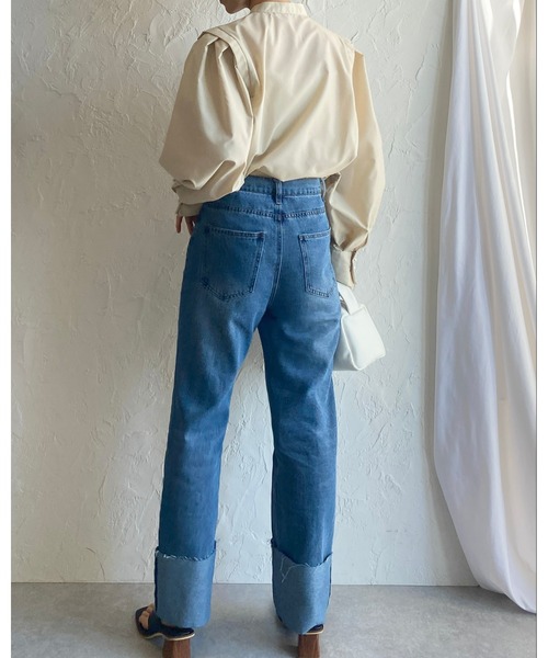 She's Closet（シーズクローゼット）の「ハイウエストロールアップストレートデニムパンツ（デニムパンツ・レディース・ブルー/ライトブルー/ブラック/オフホワイト・S/M）」の5枚目の写真