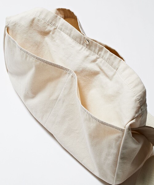 m*s様 オフホワイト コットン ショルダーバッグ ニュースペーパーバッグ　ビン FREAK'S STORE（フリークスストア）の「【限定展開】キャンバス