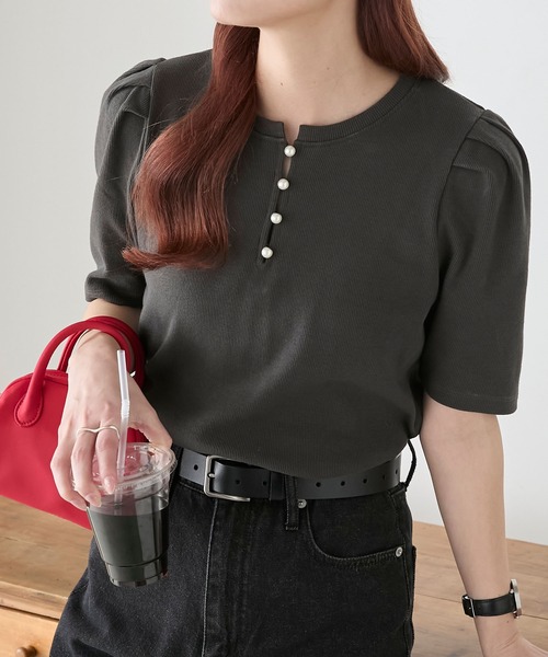 パールボタン ヘンリーネック パフスリーブ半袖Tシャツ（Tシャツ  