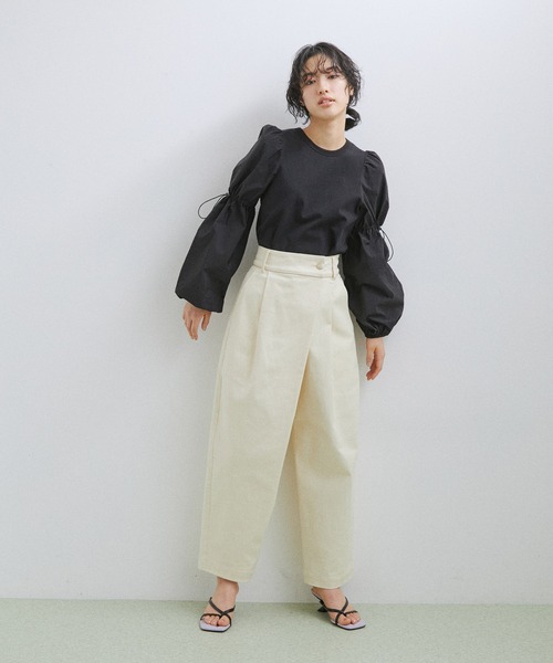 ADAM ET ROPE'（アダムエロペ）の「【サステナブル】スリーブコンシャスプルオーバー（Tシャツ/カットソー・レディース・ブラック/ホワイト・FREE）」の17枚目の写真