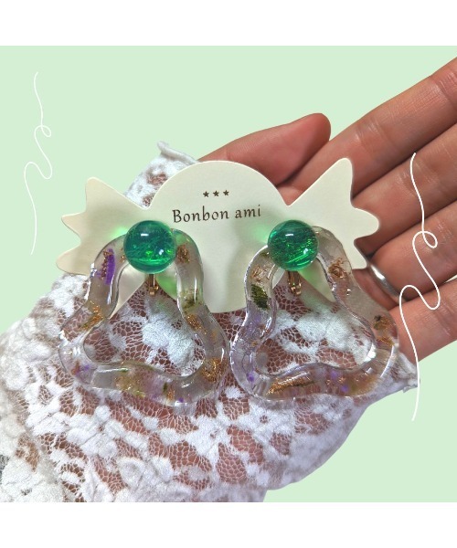 tone(トーン)の「【hazeleyes】大ぶりころころイヤリング(Bonbonami ボンボンアミ)(MA)(イヤリング・レディース・パープル/ピンク/イエロー/グリーン・FREE)」の8枚目の写真