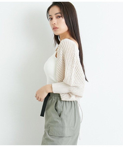 ANAP(アナップ)の「七分袖バックデザインボレロ(カーディガン/ボレロ・レディース・オフホワイト/ブラック・FREE)」の4枚目の写真