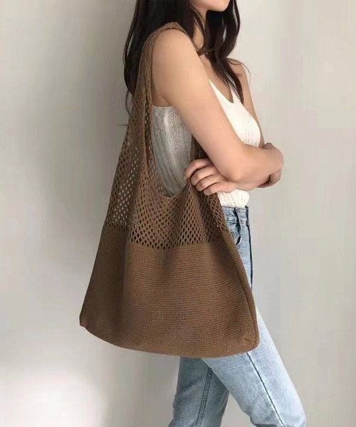 CORNERS（コーナーズ）の「メッシュ編みショルダーバッグ（ショルダーバッグ・レディース・アイボリー/ベージュ/ブラック/ブルー/ブラウン/マスタード/カーキ/パープル・FREE）」の3枚目の写真