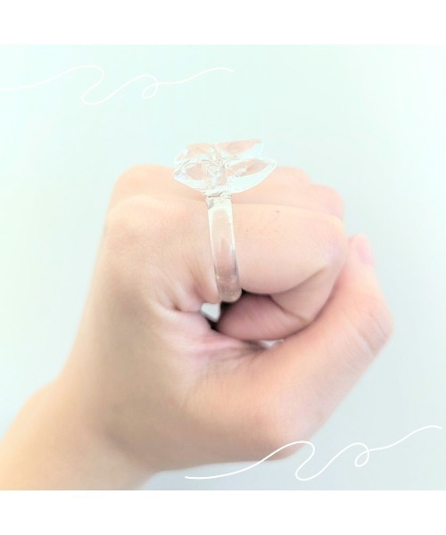tone(トーン)の「【hazeleyes】ガラス風のそらとぶ蝶リング(Bonbonami ボンボンアミ)(MA)(リング・レディース・ターコイズブルー/スカイブルー/ミント/ブラック/ブラウン/バイオレット/クリア/ピンク系その他/イエロー/レッド・FREE)」の12枚目の写真