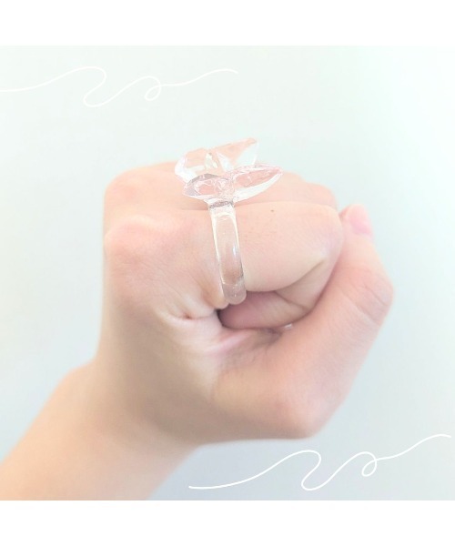 tone(トーン)の「【hazeleyes】ガラス風のそらとぶ蝶リング(Bonbonami ボンボンアミ)(MA)(リング・レディース・ターコイズブルー/スカイブルー/ミント/ブラック/ブラウン/バイオレット/クリア/ピンク系その他/イエロー/レッド・FREE)」の14枚目の写真
