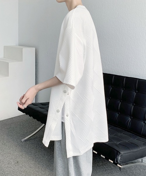 FVLMEN(フルメン)の「【FVLMEN】side slit button halfsleeve tee/サイド スリット ボタン ハーフスリーブ T(Tシャツ/カットソー・メンズ・ホワイト/ブラック/グレー・MEDIUM/LARGE/X-LARGE)」の4枚目の写真