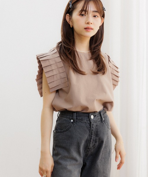 flower（フラワー）の「ショルダープリーツトップ（Tシャツ/カットソー・レディース・ブラウン/アイボリー・FREE）」の15枚目の写真