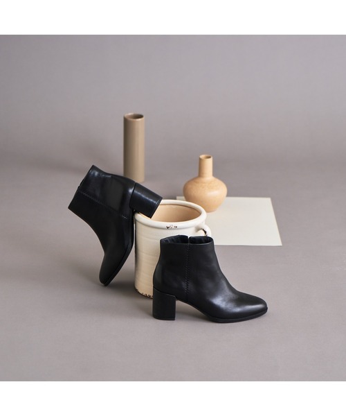 Clarks(クラークス)の「【ネット限定】 Freva55 Zip / フレーバ55ジップ (ブラックレザー)(ブーツ・レディース・ブラック・UK4.5/UK4/UK3/UK6/UK5/UK5.5/UK3.5)」の8枚目の写真
