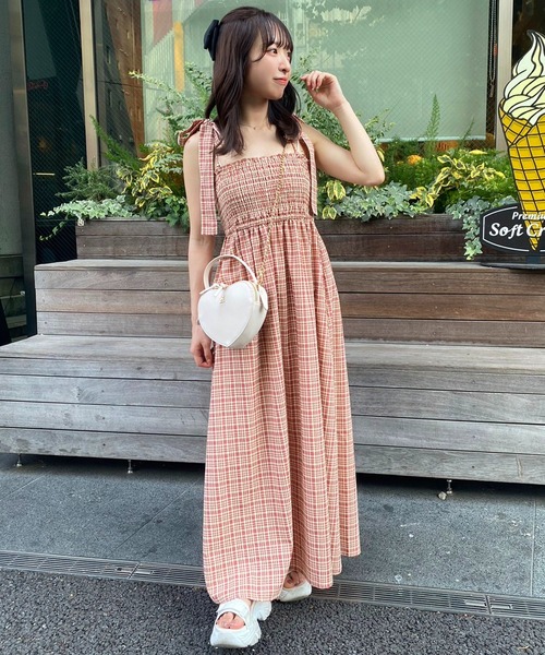 one after another NICE CLAUP(ワンアフターアナザーナイスクラップ)の「NCエンブレムハートショルダーバッグ(ショルダーバッグ・レディース・アイボリー/ピンク/ブラック・FREE)」の4枚目の写真