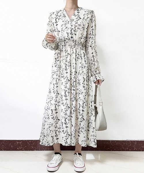 Doux Belle(ドゥーベル)の「小花柄シフォンワンピース(ワンピース・レディース・オフホワイト/ブラック・LARGE)」の1枚目の写真
