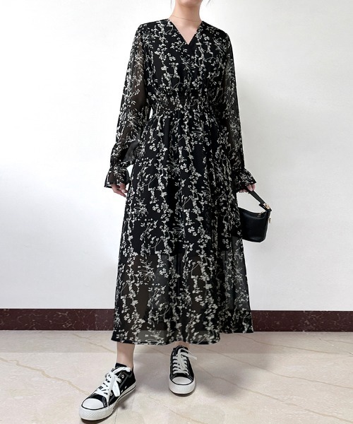 Doux Belle(ドゥーベル)の「小花柄シフォンワンピース(ワンピース・レディース・オフホワイト/ブラック・LARGE)」の8枚目の写真