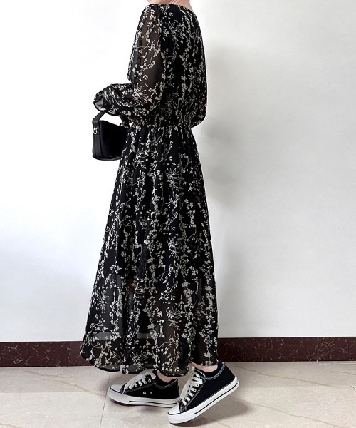 Doux Belle(ドゥーベル)の「小花柄シフォンワンピース(ワンピース・レディース・オフホワイト/ブラック・LARGE)」の10枚目の写真