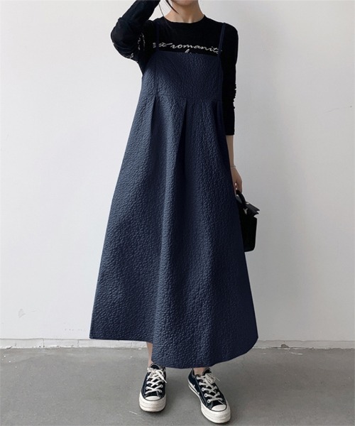 Ritzy(リッツィー)の「ぽこぽこ ジャガードキャミソールワンピース(ワンピース・レディース・ブラック/ベージュ/ネイビー・M/L)」の4枚目の写真