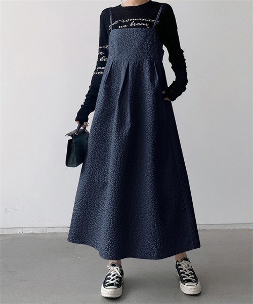Ritzy(リッツィー)の「ぽこぽこ ジャガードキャミソールワンピース(ワンピース・レディース・ブラック/ベージュ/ネイビー・M/L)」の7枚目の写真