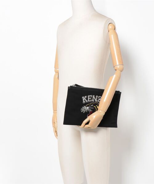 ケンジ KENZO（ケンゾー）の「'Varsity Jungle' ラージ クラッチバッグ