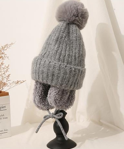 DAY CLOSET(デイ クローゼット)の「【あったかもこもこボアイヤーカバー付き】ニットキャップ ヘッドウェア レディース 耳当て(ニットキャップ/ビーニー・レディース・ブラック/マスタード/モカ/チョコ/グレー/オフホワイト/アイボリー・ONE SIZE)」の4枚目の写真