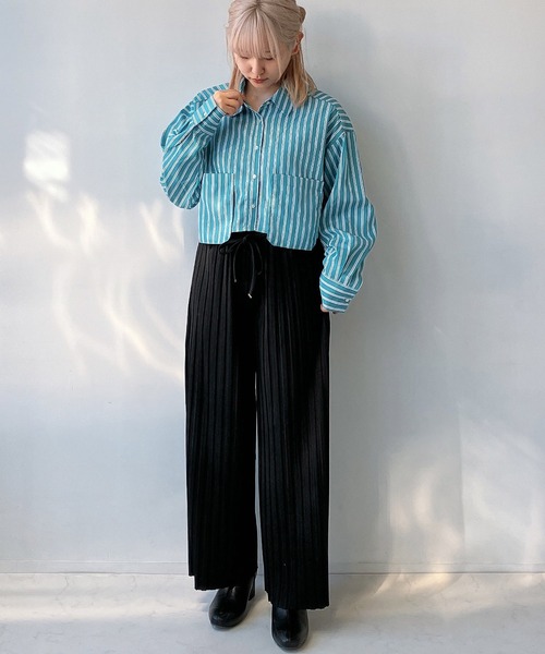 AS KNOW AS plus（アズノゥアズプラス）の「◎BIGポケット付き　ショート丈シャツ（シャツ/ブラウス・レディース・オフホワイト/グリーン系その他/ブルー系その他・FREE）」の5枚目の写真