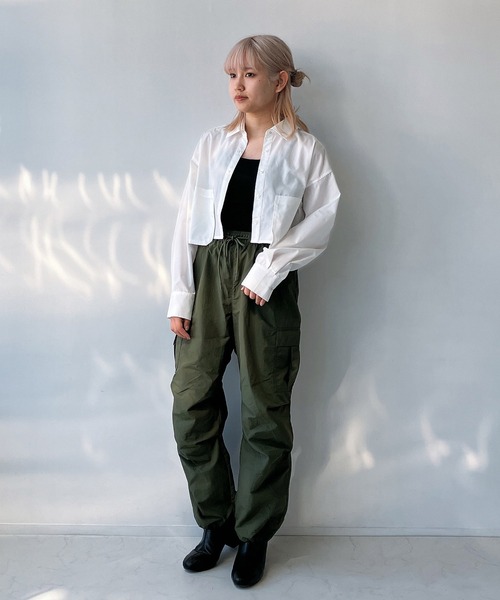 AS KNOW AS plus（アズノゥアズプラス）の「◎BIGポケット付き　ショート丈シャツ（シャツ/ブラウス・レディース・オフホワイト/グリーン系その他/ブルー系その他・FREE）」の22枚目の写真