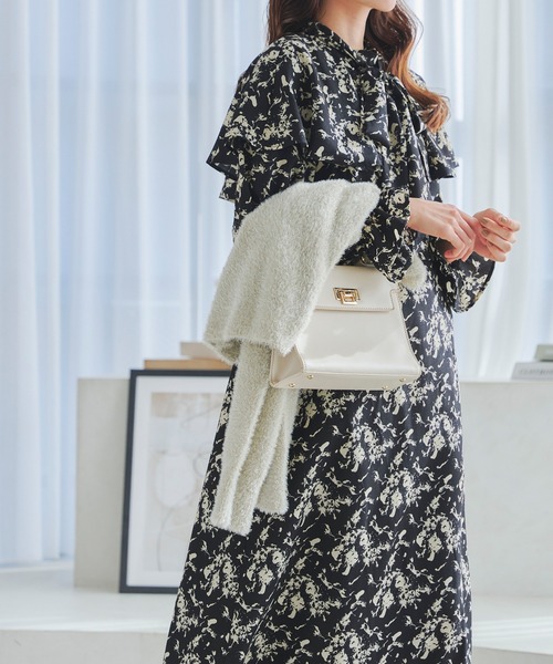 KOBE LETTUCE(コウベレタス)の「花柄ケープデザインワンピース(ワンピース・レディース・アイボリー/ベージュ/ブラック・M)」の8枚目の写真