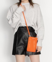 SILNA minacolo（シルナミナコロ）の「縦型スマホポシェット ミニショルダー（ショルダーバッグ）」