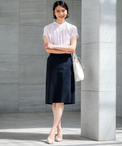 23区（ニジュウサンク）の「【洗える】バックサテンアムンゼン パール釦 ブラウス（シャツ/ブラウス・レディース・ベージュ系1/ライラック系/ホワイト系・38/40）」の10枚目の写真