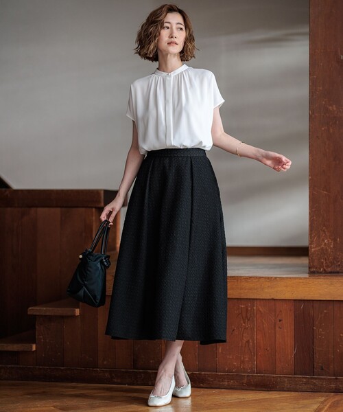 23区（ニジュウサンク）の「【洗える】バックサテンアムンゼン パール釦 ブラウス（シャツ/ブラウス・レディース・ベージュ系1/ライラック系/ホワイト系・38/40）」の13枚目の写真