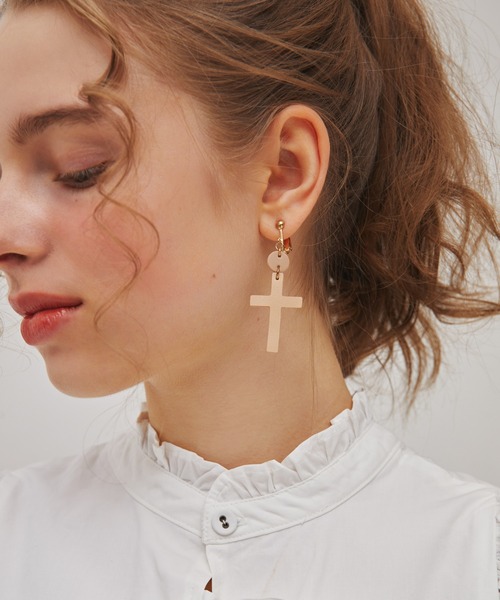 RUBY AND YOU（ルビーアンドユー）の「クロスイヤリング（イヤリング・レディース・ライトベージュ/ライトグリーン・FREE）」の9枚目の写真