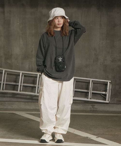 THRASHER（スラッシャー）の「GONZ SmartPhone Pouch/スラッシャー縦型ゴンズワンポイントアイコンミニショルダーポーチ（ポーチ・メンズ・ブラック×ホワイト・FREE）」の12枚目の写真